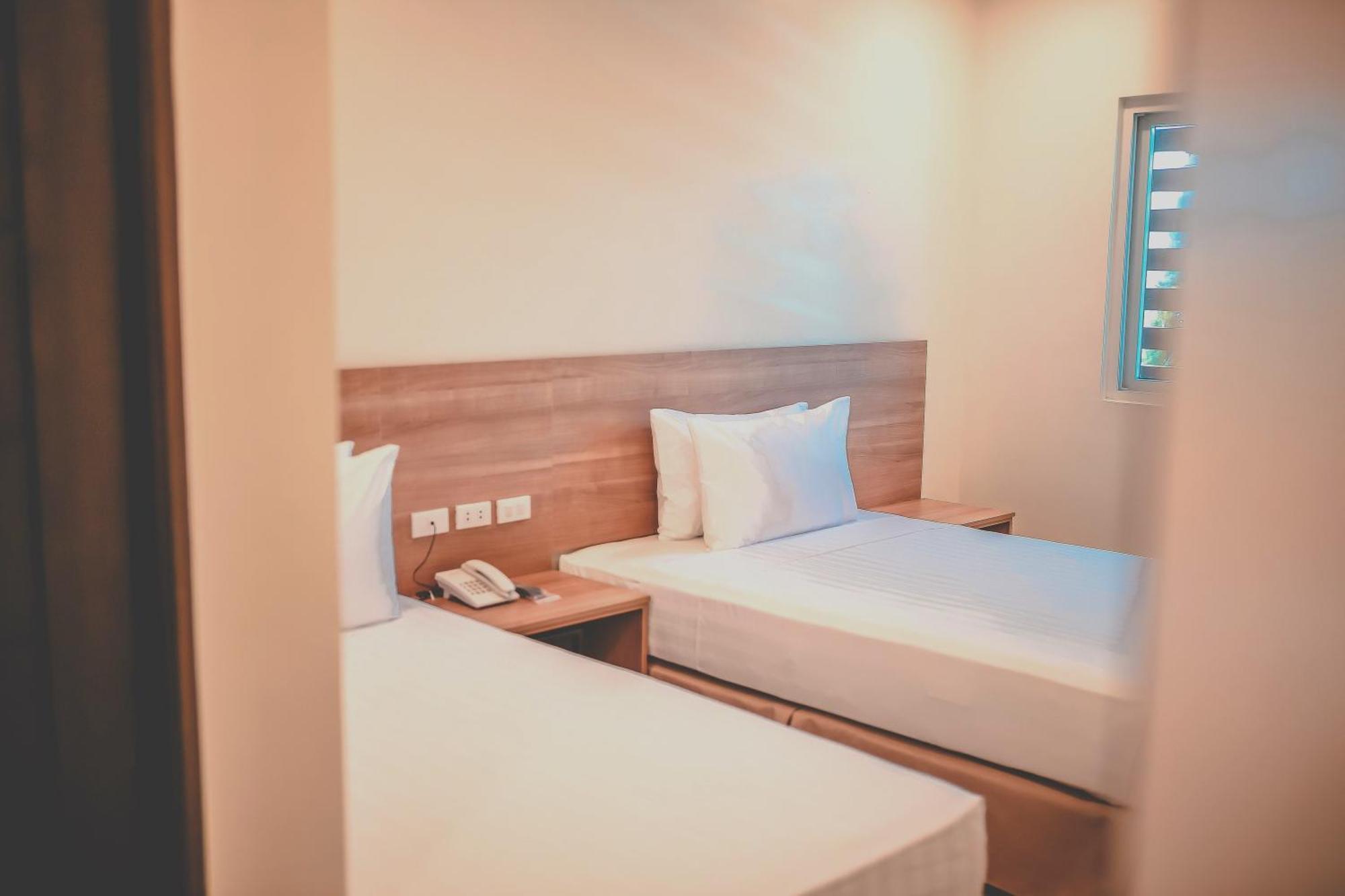 לגאזפי Trip Inn Near Airport Or City Center מראה חיצוני תמונה